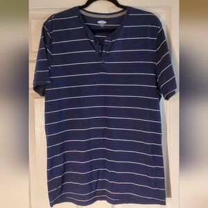 Old Navy Men's XL navy and white henley short-sleeve shirt